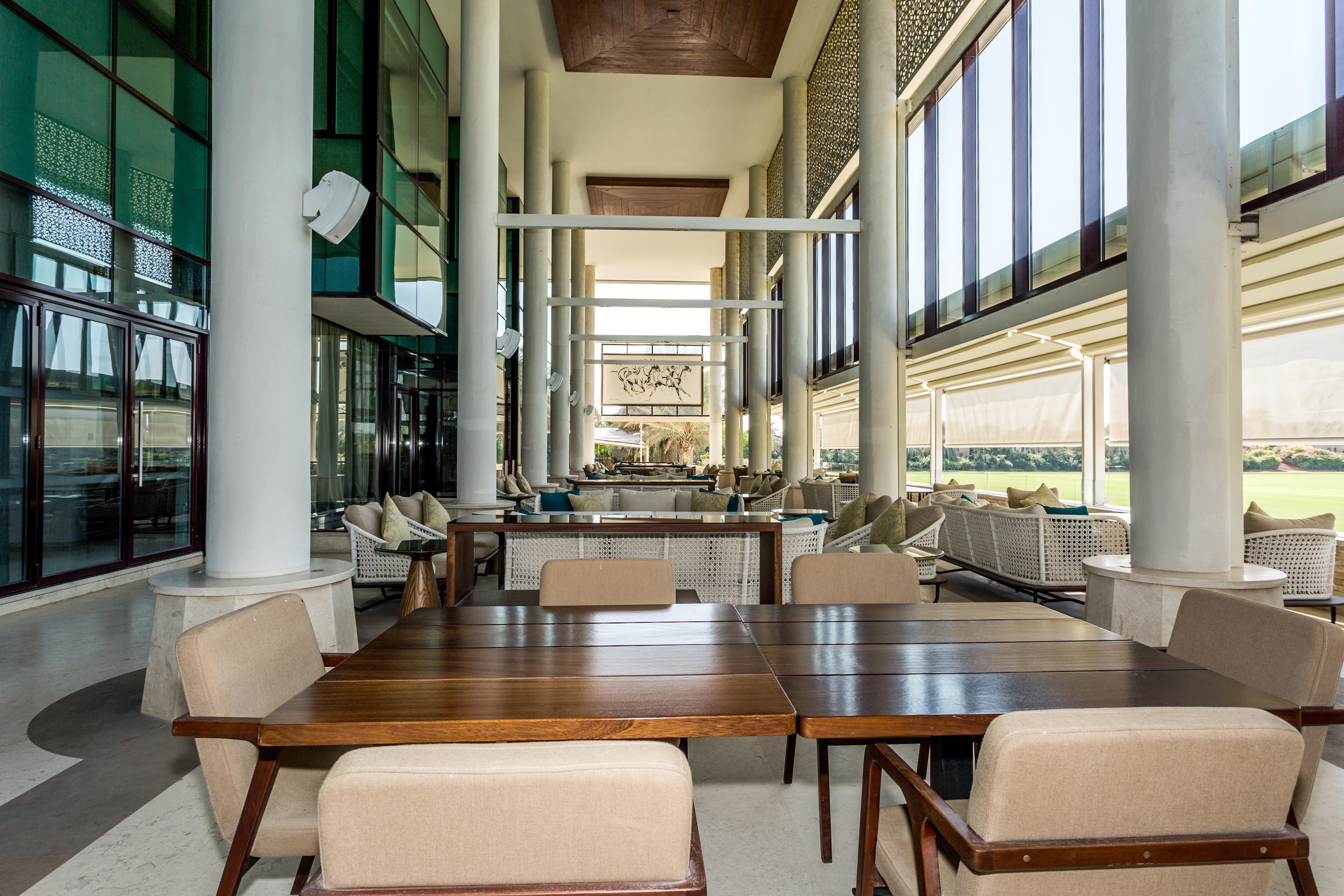 Meliá Desert Palm Member of Meliá Collection Dubái Exterior foto The interior of the clubhouse at the Abu Dhabi Golf Course