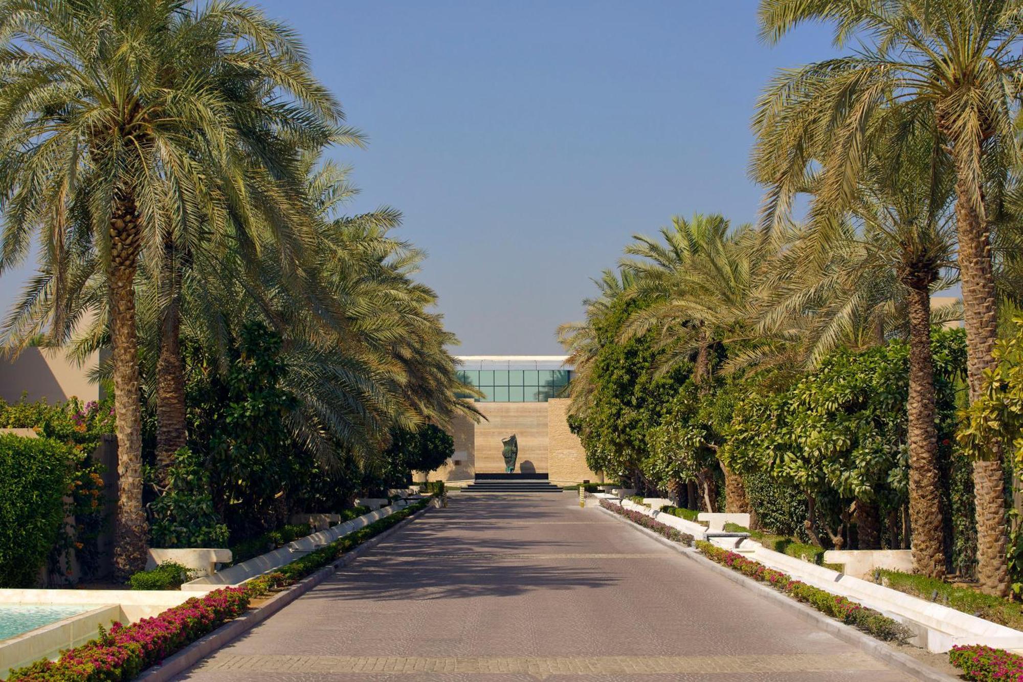 Meliá Desert Palm Member of Meliá Collection Dubái Exterior foto The entrance to the museum