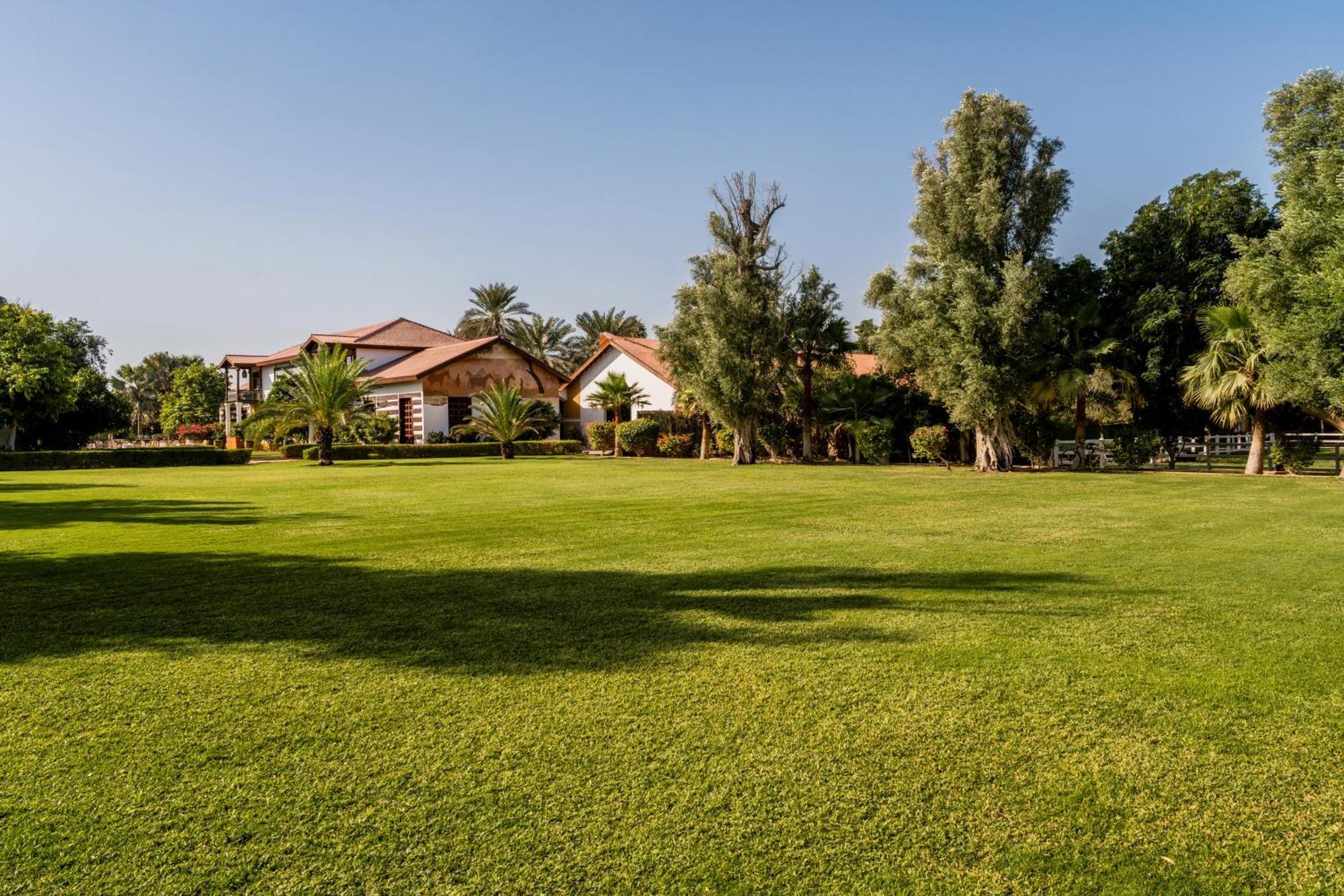 Meliá Desert Palm Member of Meliá Collection Dubái Exterior foto Residential neighborhood in Kfar Saba